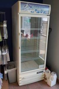 lot 2 image: Blue Air Glass Front Retail Cooler