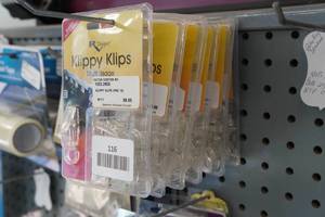 lot 116 image: 6 Multi Usage Klippy Klips