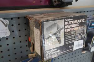 lot 113 image: Carefree Automatic Awning Support