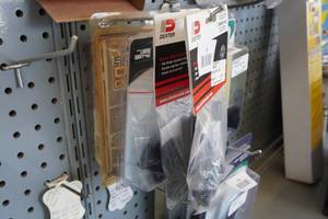lot 9 image: Right & Left Handed Screen Door Handle Kits