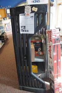 lot 40 image: 4000 Series Fifth Wheel Louvered Tailgate - 1999-2006 1500 GMC, Silverado, Sierra