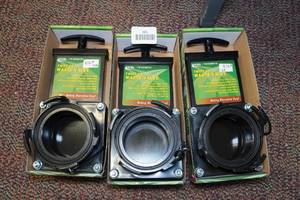 lot 161 image: 3 Twist On Waste Valves