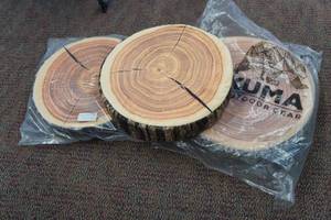 lot 255 image: 3 Log Slab Pillows