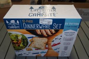 lot 228 image: 12-Piece Dinnerware Set