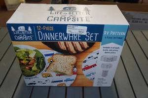 lot 229 image: 12-Piece Dinnerware Set