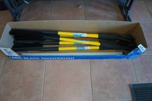 lot 293 image: 5 Long Reach 35 Windshield Scrapers