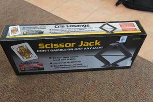 lot 43 image: Scissor Jack