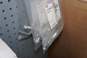 lot 500A image: 3 5th Wheel PullClip Pins