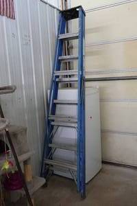 lot 479 image: Keller 8 Fiberglass Step Ladder