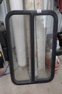 lot 420 image: RV Window Insert
