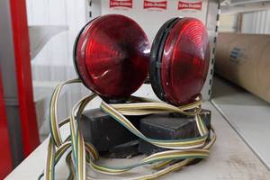 lot 487 image: Magnetic Temporary Trailer Lights