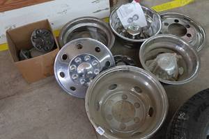 lot 402 image: Assorted Wheel Covers
