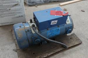 lot 393 image: Redi-Line 1600W Electric Generator