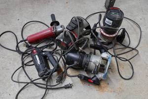lot 384 image: Assorted Routers and Grinder