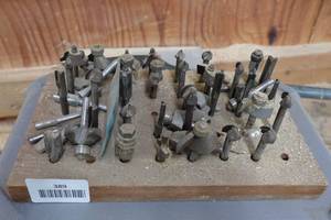 lot 389 image: Assorted Router Bits