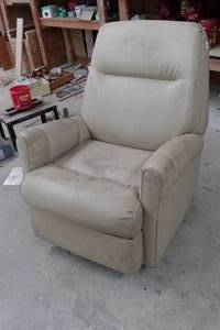 lot 375 image: Recliner Chair