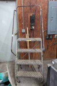 lot 372 image: Warehouse Rolling Safety Stairs