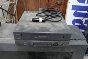 lot 365 image: Audiovox 12V VCR