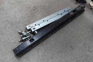 lot 60F image: OEM 2019 Chevrolet Truck Puck Hitch Mount System Components