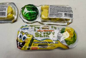 lot 74 image: 15 Kadunks Spongebob Nickelodeon Slime & Gummy Candy