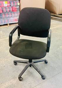 lot 87 image: Heavy Duty Office Chair-Adjustable Height
