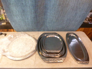 lot 42 image: Serving Platters