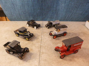 lot 113 image: 6 Classic Die-Cast Cars
