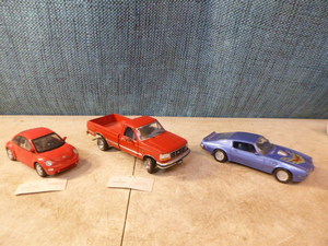 lot 114 image: 3 Die-Cast Cars