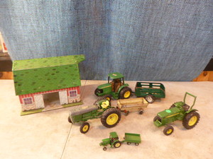 lot 122 image: Vintage John Deere Tractors