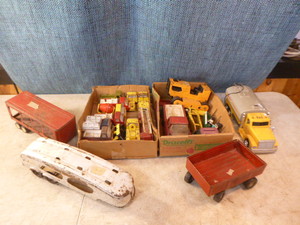 lot 124 image: Assorted Vintage Trucks and Trailers