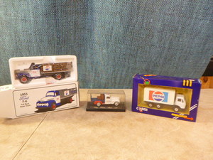 lot 128 image: 3 Pepsi-Cola Collectible Trucks
