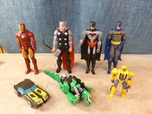 lot 130 image: Super Hero Figurines