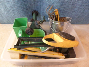 lot 137 image: Garden Items
