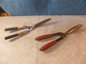 lot 138 image: 2 Hedge Trimmers