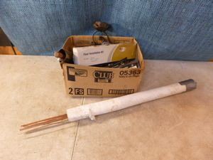 lot 142 image: Garage Items