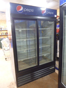 lot 3 image: Beverage Air 2 Door Cooler