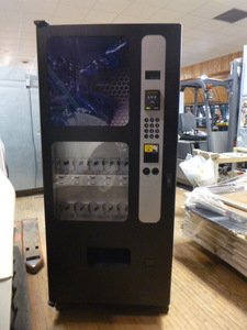 lot 6 image: USI Wittern CB500 Cold Beverage Vending Machine