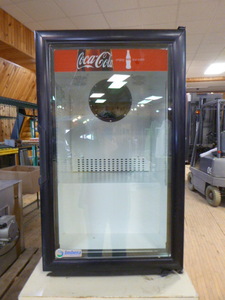 lot 9 image: Imbera Beverage Cooler