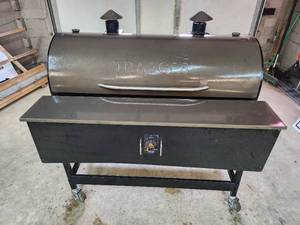 lot 13 image: Traeger Electrical Pellet Grill Model BBQ150.01