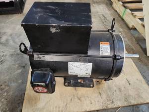 lot 17 image: US Motors Industrial Electric Motor Model DA98