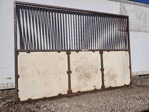 lot 26 image: Set of 3 used Livestock panels