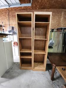 lot 14 image: Pair of Tall Wooden Bookshelves with Adjustable Shelves