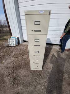 lot 26 image: Used 5-Drawer Vertical Filing Cabinet with Lock