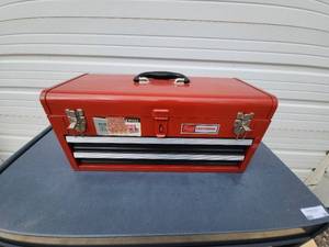 lot 39 image: Mechanics Tool Box with Drawers and Contents