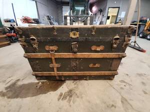 lot 48 image: Antique Steamer Trunk with Wood and Leather Details