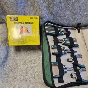 lot 112 image: Masterforce PliersSideCutters, Like New