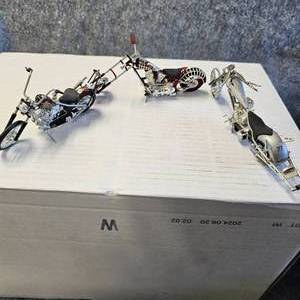 lot 115 image: 3-2004 Orange County Chopper 118 Scale Muscle Machine Choppers