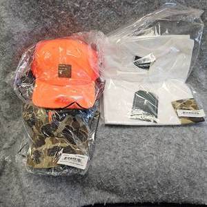 lot 4 image: Ball and Buck Camo & Orange Caps and Long Sleeve Pocket T-Shirt, Large, as New, Dealer Sample