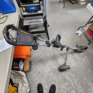 lot 202 image: Tour Max Golf Bag Caddy, Like New