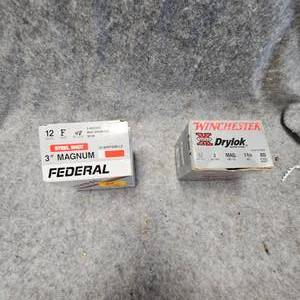 lot 207 image: Federal 12 Ga 3 Mag Steel F-Shot Full Box, Winchester 12 Ga 3 Mag BB #4, 18 rounds